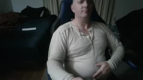 Snapshot of emsguy1 chatting on February 8, 5:33 am Matt online show from February 8, 5:33 am