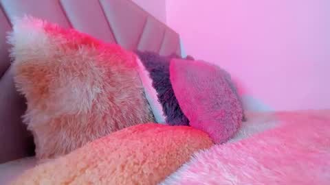 Emy online show from December 18, 11:02 am