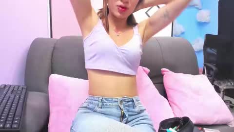 emy_latin online show from November 5, 8:53 pm