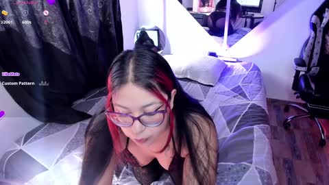 Im Emily would you like to help me reach 100  online show from January 9, 6:47 pm