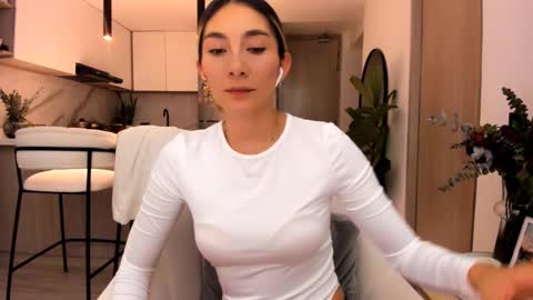 emyconneer online show from February 22, 2:17 am