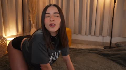 Eimi3 online show from November 12, 6:30 pm