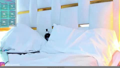 EMYLY  online show from January 21, 6:33 am