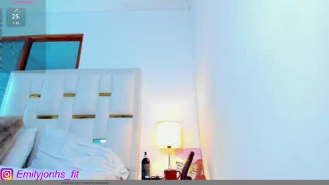 EMYLY  online show from January 29, 11:35 pm