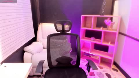 Emy Silver online show from December 6, 5:44 pm