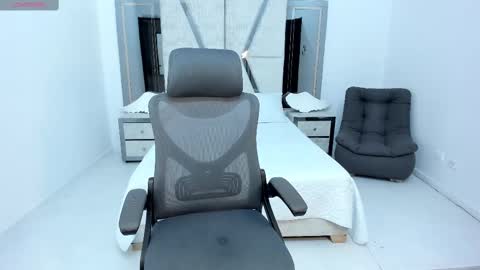 Emy Silver online show from February 12, 6:19 pm