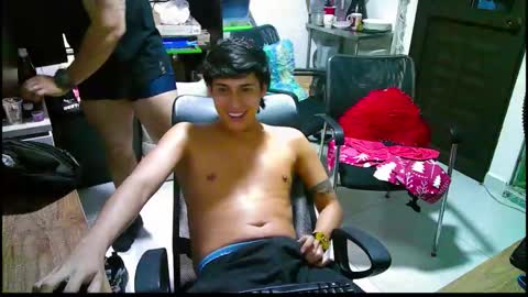 Snapshot of enaxxxion chatting on September 13, 12:05 pm andres online show from September 13, 12:05 pm