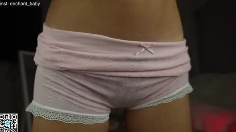 Snapshot of enchant_baby_ chatting on February 7, 9:58 pm My name is Eva online show from February 7, 9:58 pm