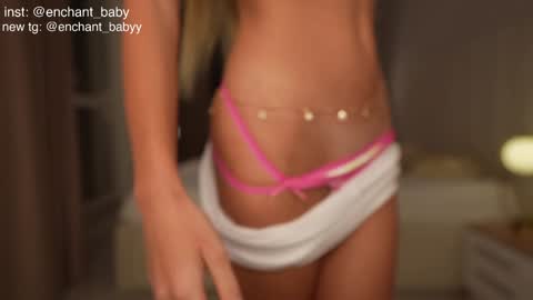 Snapshot of enchant_baby_ chatting on September 21, 7:15 pm My name is Eva online show from September 21, 7:15 pm