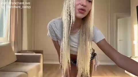 Snapshot of enchant_baby_ chatting on June 26, 1:43 am My name is Eva online show from June 26, 1:43 am