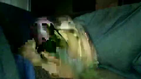 Snapshot of encormoi chatting on December 22, 8:33 am encormoi online show from December 22, 8:33 am