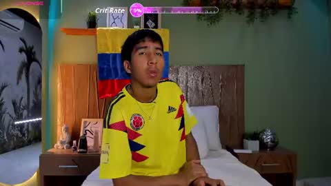 Snapshot of ender_h0tt chatting on July 7, 8:46 pm Ender online show from July 7, 8:46 pm