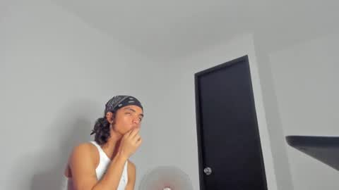 engel20042001 online show from December 16, 10:56 pm