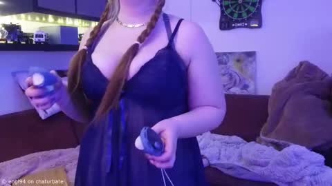 Snapshot of engl94 chatting on February 6, 8:56 pm Engl Ailu online show from February 6, 8:56 pm