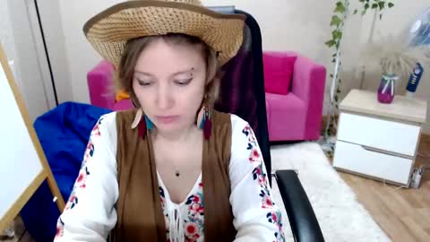 englishgirll online show from April 19, 6:10 pm