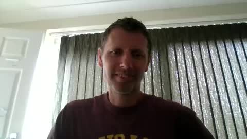 Snapshot of englishguy183 chatting on May 5, 9:17 am EnglishGuy183 online show from May 5, 9:17 am