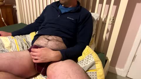 Snapshot of englishshyguyuk chatting on December 5, 7:17 pm englishshyguyuk online show from December 5, 7:17 pm