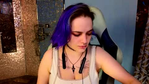 enifery online show from November 30, 1:04 pm