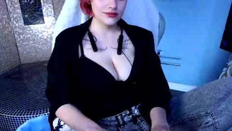 enifery online show from February 4, 8:25 pm