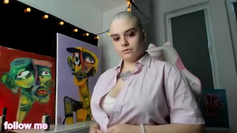 Snapshot of enigmastella chatting on December 15, 11:03 am enigmastella online show from December 15, 11:03 am