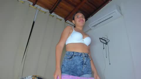 enjoy the beautiful girls news online show from December 12, 1:53 am