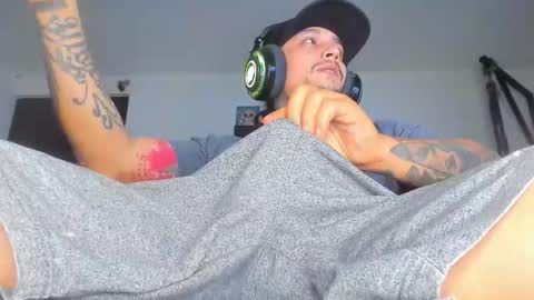 enjoymycock99 online show from November 1, 5:20 am