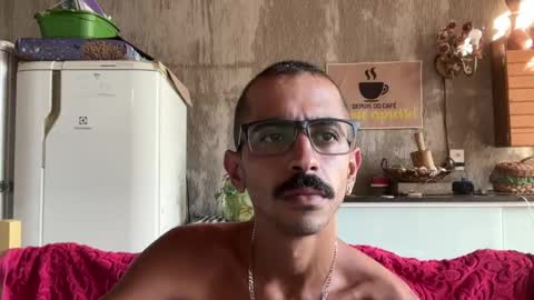 Snapshot of enjoythetrip chatting on January 23, 10:22 am Luke online show from January 23, 10:22 am