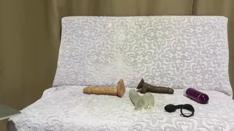 Snapshot of enjoythetrip chatting on February 6, 1:27 am Luke online show from February 6, 1:27 am