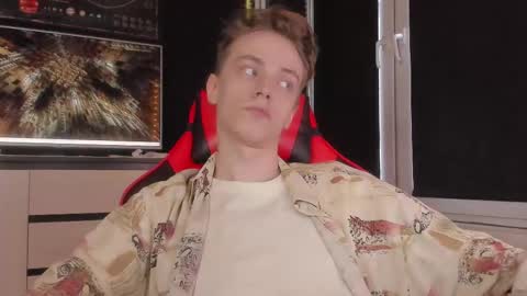 Enker online show from December 2, 6:52 am