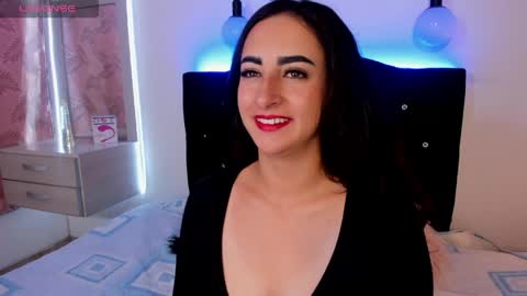 Snapshot of enola_holmess chatting on May 29, 1:20 pm Enola online show from May 29, 1:20 pm