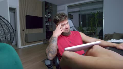 Erik online show from January 28, 8:26 pm