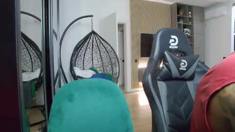 Erik online show from February 24, 10:47 pm