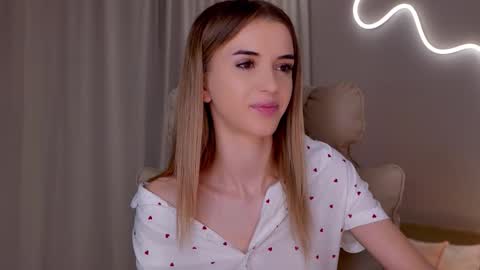 Snapshot of entya chatting on February 8, 6:50 am entya online show from February 8, 6:50 am