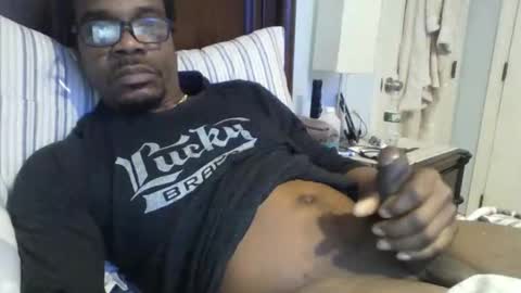 Snapshot of envyme2017 chatting on February 21, 6:36 am Envyme2017 online show from February 21, 6:36 am