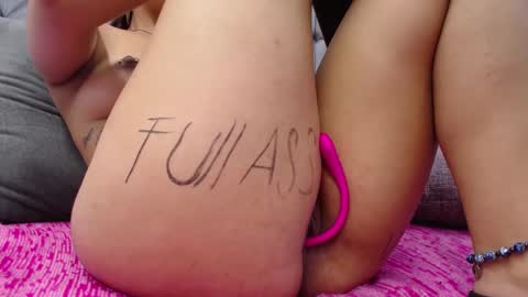 Snapshot of eny_dirty chatting on January 14, 4:40 pm Enny Dirty online show from January 14, 4:40 pm