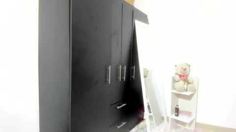 Angela online show from April 18, 5:06 pm