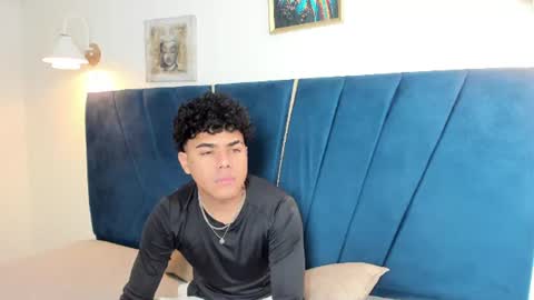 Snapshot of enzo_love18 chatting on July 3, 6:09 am enzo online show from July 3, 6:09 am
