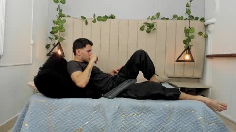 ENZO online show from December 2, 2:45 pm