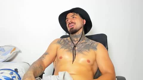 Enzo Aren online show from October 18, 2:03 am