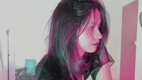 Snapshot of ephemeral_hot chatting on June 27, 12:22 pm Leyla online show from June 27, 12:22 pm
