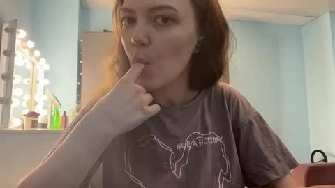 Lily online show from March 29, 2:22 am