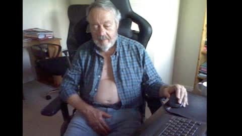 erasmus_d online show from September 30, 5:40 pm