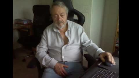 erasmus_d online show from October 14, 4:30 pm