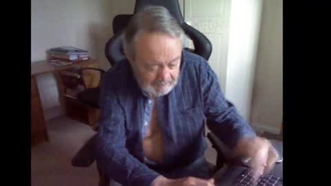 erasmus_d online show from October 21, 4:41 pm