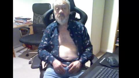 erasmus_d online show from November 16, 5:40 pm