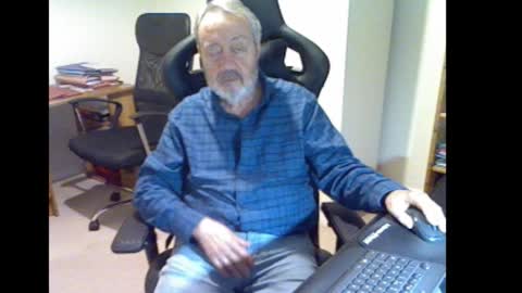 erasmus_d online show from November 17, 6:03 pm