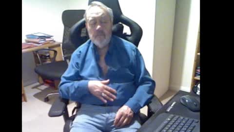 erasmus_d online show from November 18, 5:28 pm