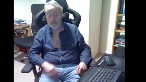 erasmus_d online show from November 19, 6:41 pm