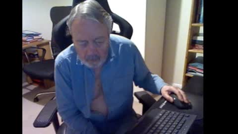 erasmus_d online show from November 20, 6:18 pm