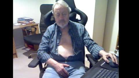erasmus_d online show from January 7, 5:37 pm